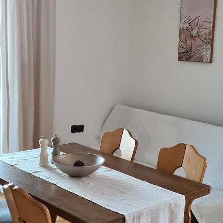 Apartmani Jelena Petrcane Luaran gambar