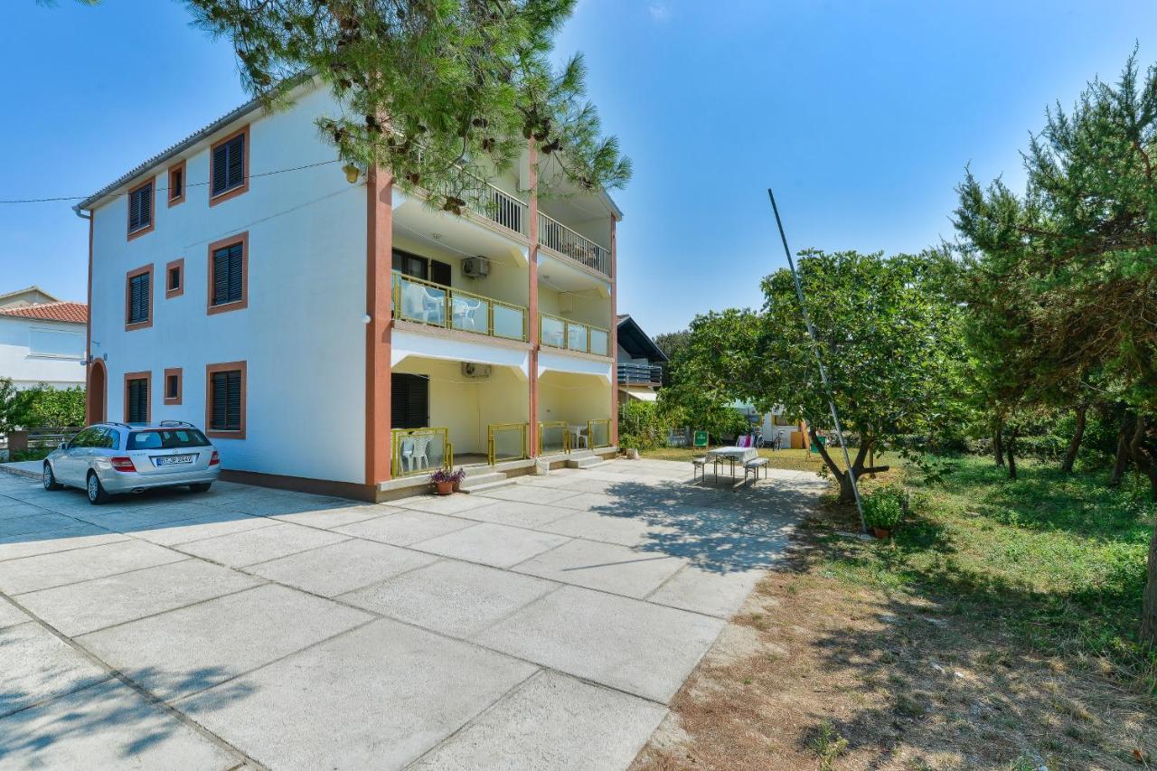 Apartmani Jelena Petrcane Luaran gambar